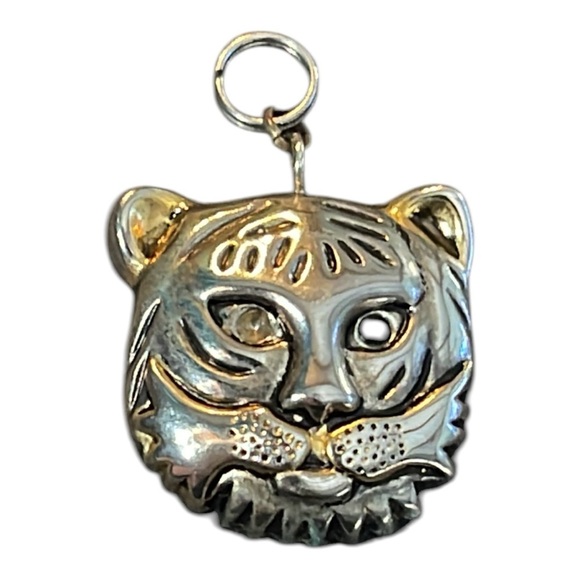 Jewelry - 0016 sterling silver tiger charm, heavy weight good quality